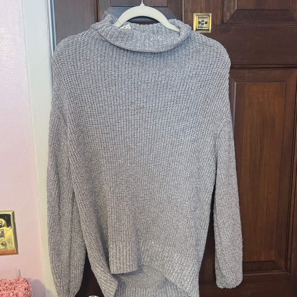 Aerie Cozy Gray Women's Sweater